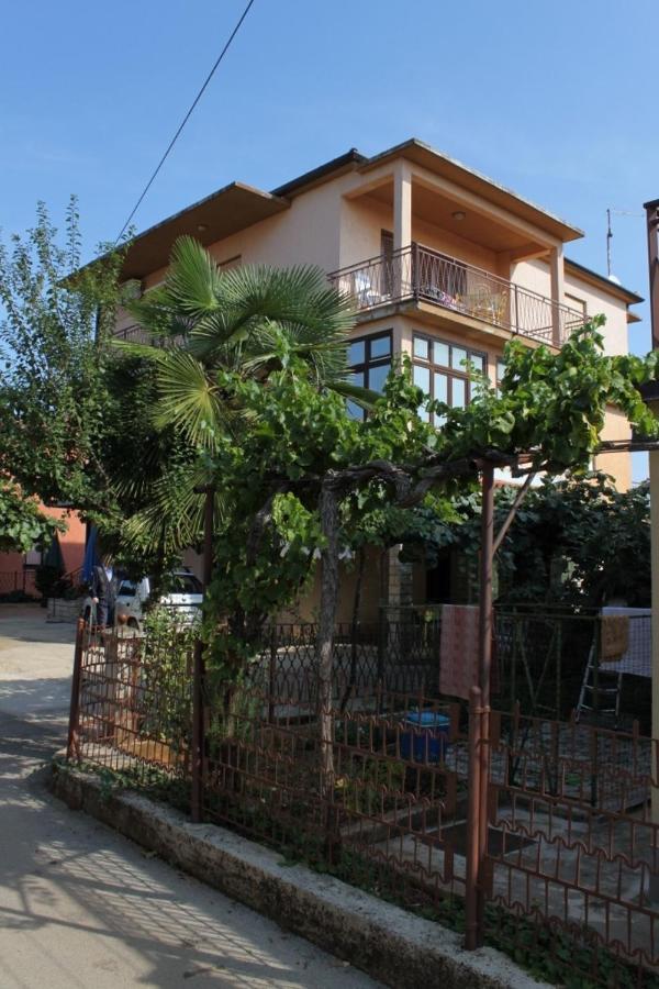 Apartments With A Parking Space Umag - 7110 Exterior foto