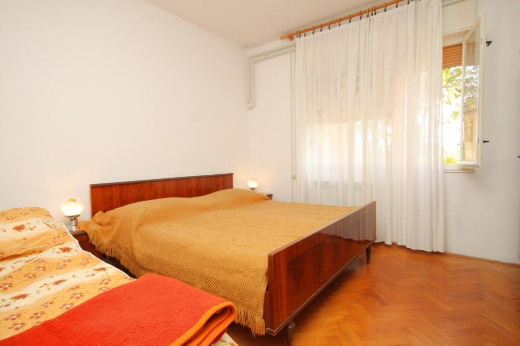Apartments With A Parking Space Umag - 7110 Exterior foto